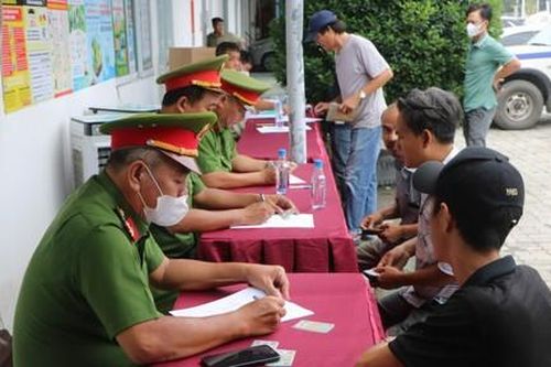 Phát hiện tài xế nghi dương tính ma túy tại cảng Cát Lái