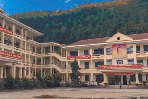 Tạm đình chỉ hiệu trưởng trường Phổ thông dân tộc nội trú THCS&THPT Sa Pa