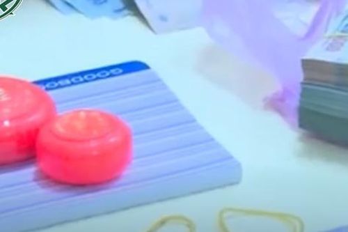Bản tin thời sự 23/10: Lợi dụng sơ hở của dì ruột, cháu gái U60 'cuỗm sạch' 100 lượng vàng