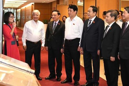 Khai mạc triển lãm chuyên đề 'Nhật báo Quốc hội với Tổng tuyển cử đầu tiên'