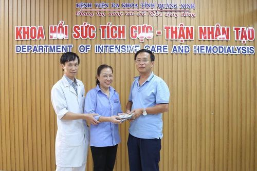 Nhân viên y tế Quảng Ninh nhặt được 40 triệu đồng, tìm trả người đánh mất