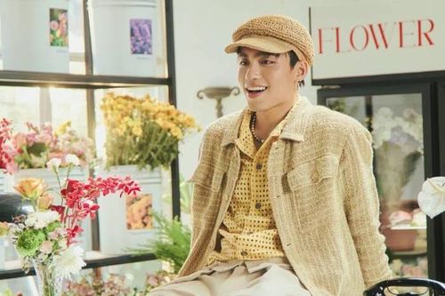 Mono 'giải mã' cách yêu bằng 'Chăm hoa'