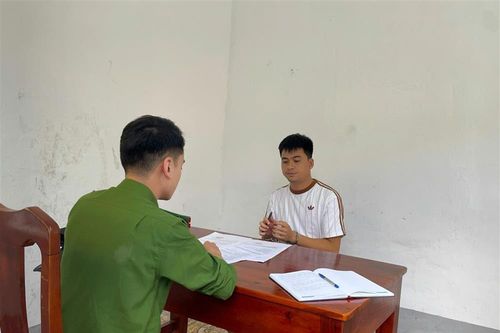 Khởi tố 2 gã trai tìm kiếm 'vận đỏ' hơn 3 tỷ đồng qua kênh 'KUBET'