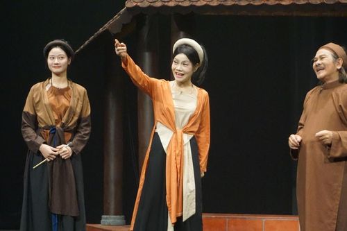 Tái hiện cuộc đời nữ sĩ Hồ Xuân Hương trên khấu kịch