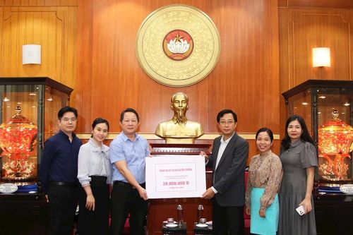 Đoàn kết giúp nhau vượt khó