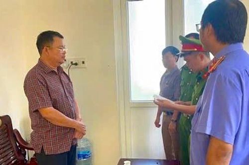Đắk Lắk: Khởi tố Chủ tịch thị trấn M'Drắk về hành vi lạm quyền trong khi thi hành công vụ