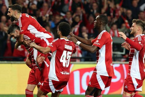 Leverkusen không thể cản Brest bay cao
