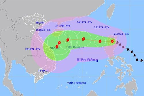 Bão Trà Mi sau khi vào Biển Đông dự báo cường độ tiếp tục mạnh lên