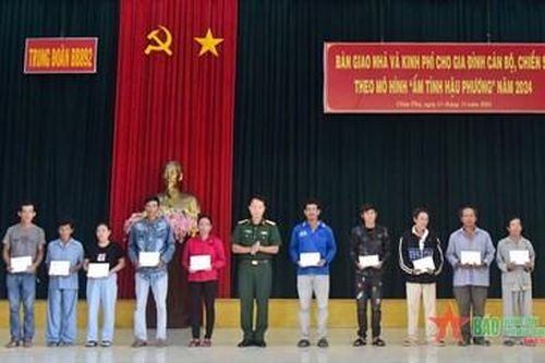 An Giang: Bàn giao và hỗ trợ kinh phí xây dựng 34 căn nhà 'Mái ấm hậu phương'
