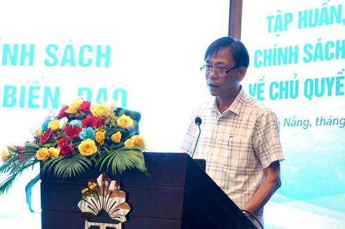 Tập huấn chính sách về biển, đảo cho người làm báo