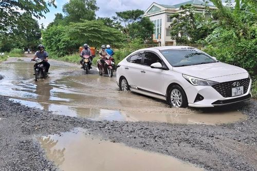 Gần 12 năm vẫn làm chưa xong con đường chỉ 900m