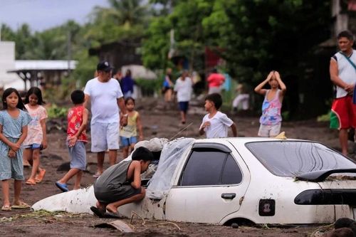 Hình ảnh kinh hoàng ở Philippines sau khi bão Trami tấn công