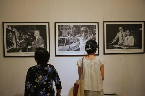 Hà Nội đáng nhớ dưới ống kính của nhiếp ảnh gia Anh và Việt Nam