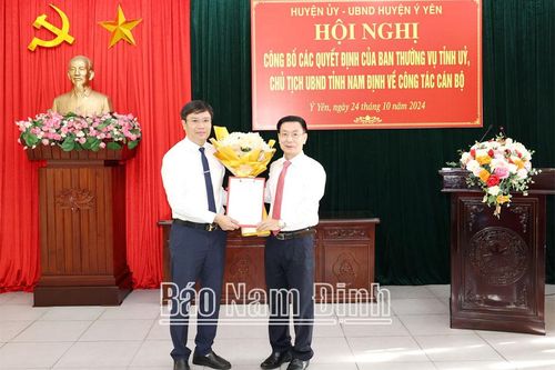 Nam Định: Công bố các quyết định về công tác cán bộ tại huyện Ý Yên