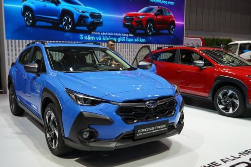 Cận cảnh Subaru Crosstrek giá gần 1,3 tỷ đồng tại Việt Nam