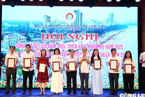 Trao 44 giải Cuộc thi báo chí tuyên truyền về du lịch Cửa Lò năm 2024