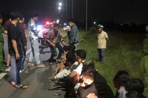 Hàng chục người mang hung khí từ Đồng Nai qua Bình Thuận để giải quyết mâu thuẫn làm ăn