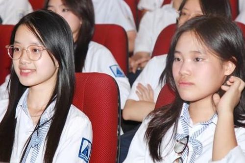 Hà Nội: Nhiều học sinh trường tư, không chuyên vào đội tuyển học sinh giỏi quốc gia