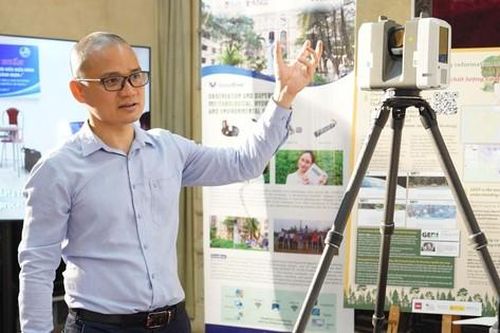 Trường Đại học tổ chức triển lãm 'Rừng và Biến đổi khí hậu'