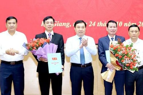 Ban Thường vụ Tỉnh ủy Hà Giang công bố các quyết định về công tác cán bộ