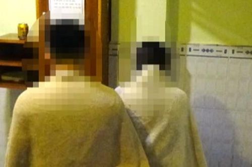 Cảnh sát hình sự 'sờ gáy' loạt cơ sở massage để nhân viên nữ 'tắm tiên' cùng khách