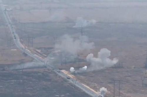 Video lính dù Ukraine đánh chặn đoàn xe thiết giáp Nga gần thành phố Kurakhove