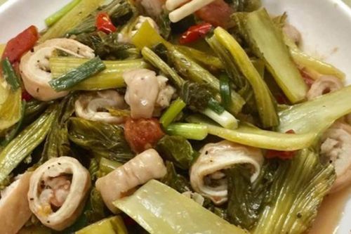 Cách làm lòng xào dưa chua giòn ngon tại nhà