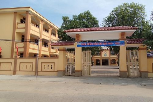 Xô xát trong trường học, 2 thầy cô cùng gửi đơn đến cơ quan công an