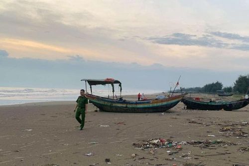 Phát hiện thi thể 2 nam sinh trên bờ biển
