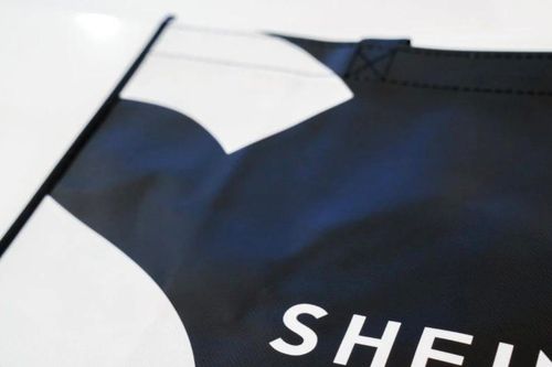 Shein ra mắt thẻ tín dụng mang thương hiệu riêng đầu tiên trên thế giới