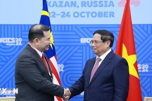 Thủ tướng Phạm Minh Chính tiếp Bộ trưởng Kinh tế Malaysia Rafizi Ramli