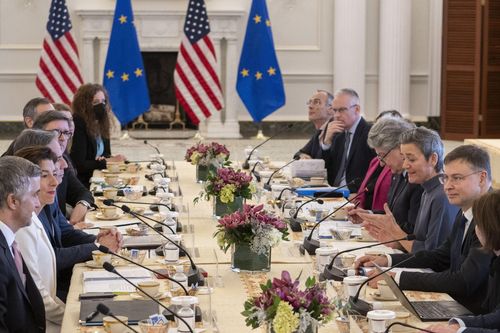 Kế hoạch của EU cho cuộc chiến thương mại với Mỹ nếu ông Trump đắc cử