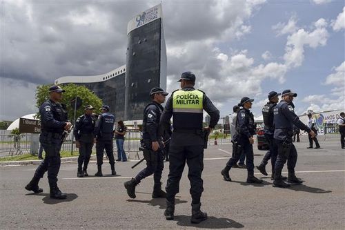 Brazil: Hơn 250 người hâm mộ bóng đá Uruguay bị bắt sau cuộc bạo loạn ở Rio de Janeiro