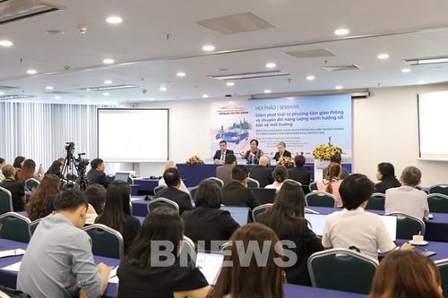 Giải pháp phát triển phương tiện giao thông thân thiện môi trường