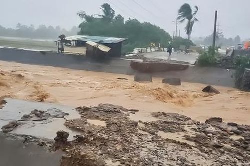 Bão Trà Mi khiến 14 người chết tại Philippines, nước lũ dâng cao đến mái nhà