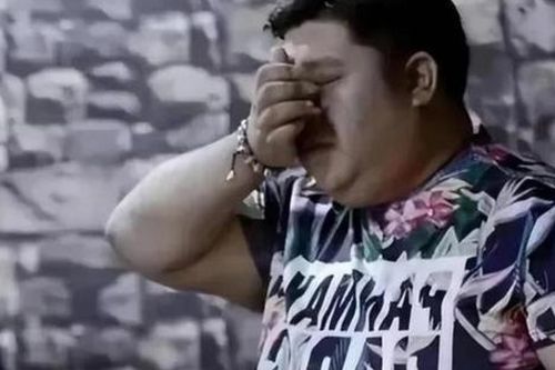 Ly dị vợ và nghỉ việc ngay khi nhận 35 tỷ đền bù, chàng trai phải trả giá đắt sau 7 năm