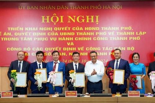Hà Nội bổ nhiệm và tiếp nhận nhiều cán bộ, lãnh đạo chủ chốt