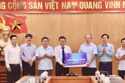 Tập đoàn Xăng dầu Việt Nam hỗ trợ Lai Châu 5 tỷ đồng xây nhà Đại đoàn kết