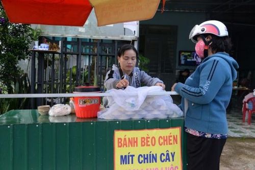 'Xe bún bò ước mơ' của mẹ