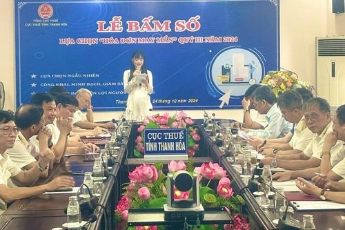 Bấm số lựa chọn 'Hóa đơn may mắn' quý III/2024