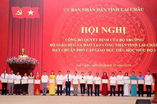 Công bố Quyết định công nhận tỉnh Lai Châu đạt chuẩn phổ cập giáo dục tiểu học mức độ 3