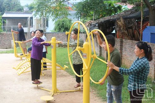 Những công trình nặng nghĩa nhân dân