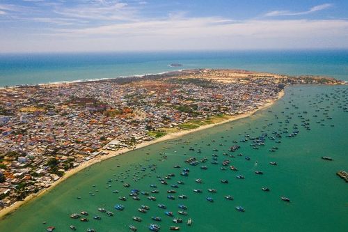 Công điện của Bộ Giáo dục và Đào tạo: Cân nhắc cho học sinh nghỉ học tránh bão số 6