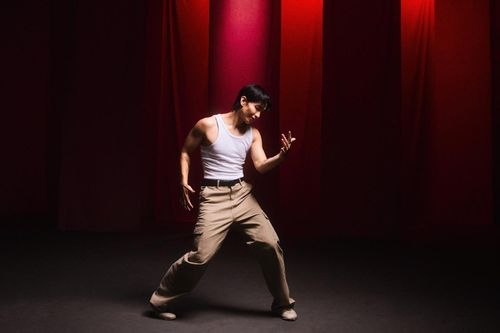 Chủ nhân hit 'Nàng thơ': Tôi sẽ 'phát điên' nếu tiếp tục viết nhạc tình yêu