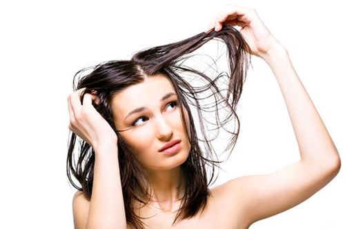 Những việc giúp tóc không bị bết