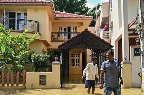 Ấn Độ sơ tán hàng trăm nghìn người, đóng cửa trường học để ứng phó với bão Dana