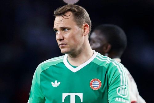 Neuer tụt dốc phong độ