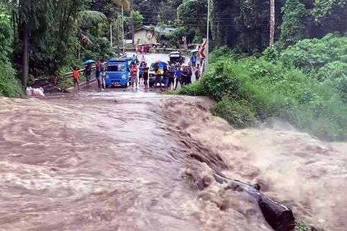 Bão Trà Mi khiến nhiều người tử vong không thể nhận dạng ở Philippines
