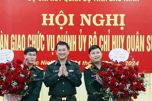 Bộ Quốc phòng bổ nhiệm Phó Chủ nhiệm Chính trị Quân khu, Chính ủy Bộ Chỉ huy Quân sự tỉnh
