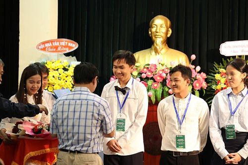 Đưa văn học Việt Nam ra thế giới